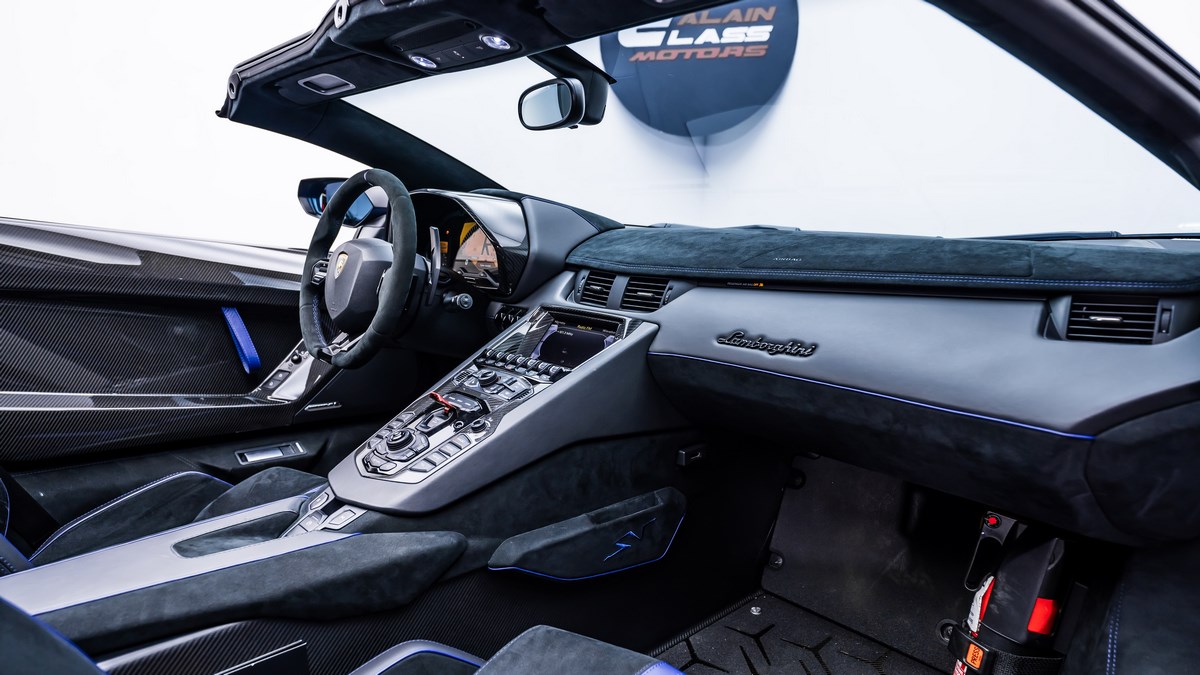 2016 Lamborghini Aventador SV Roadster, 8/16