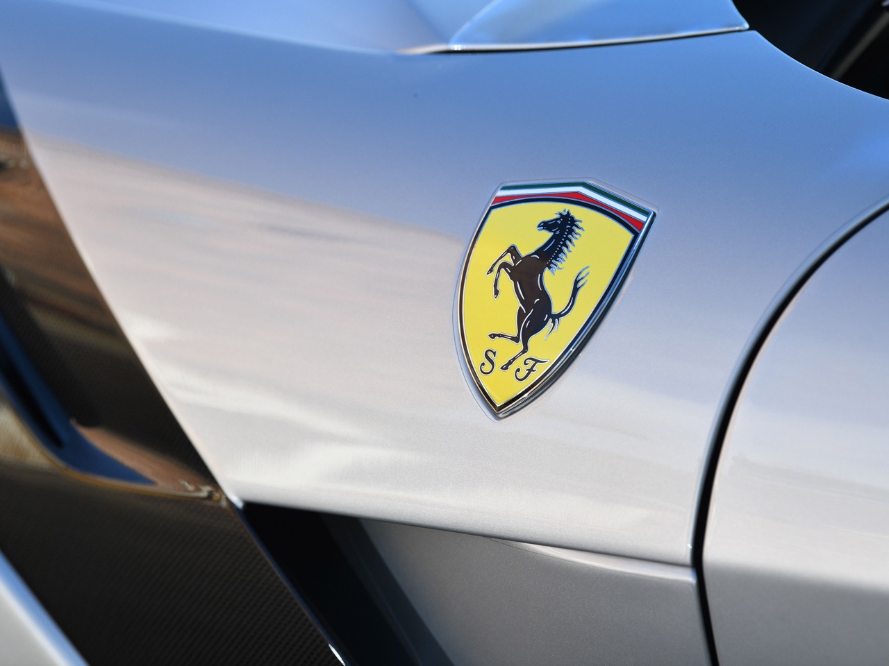 2016 Ferrari F12tdf, 15/16