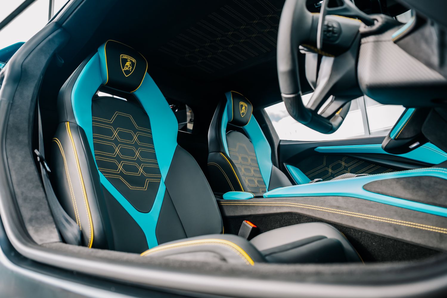 2025 Lamborghini Revuelto, 12/17