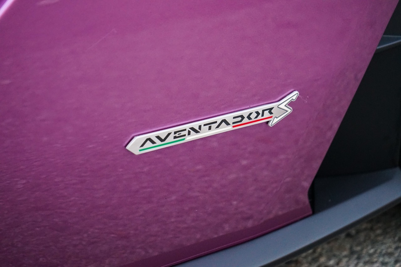 2018 Lamborghini Aventador S, 6/12