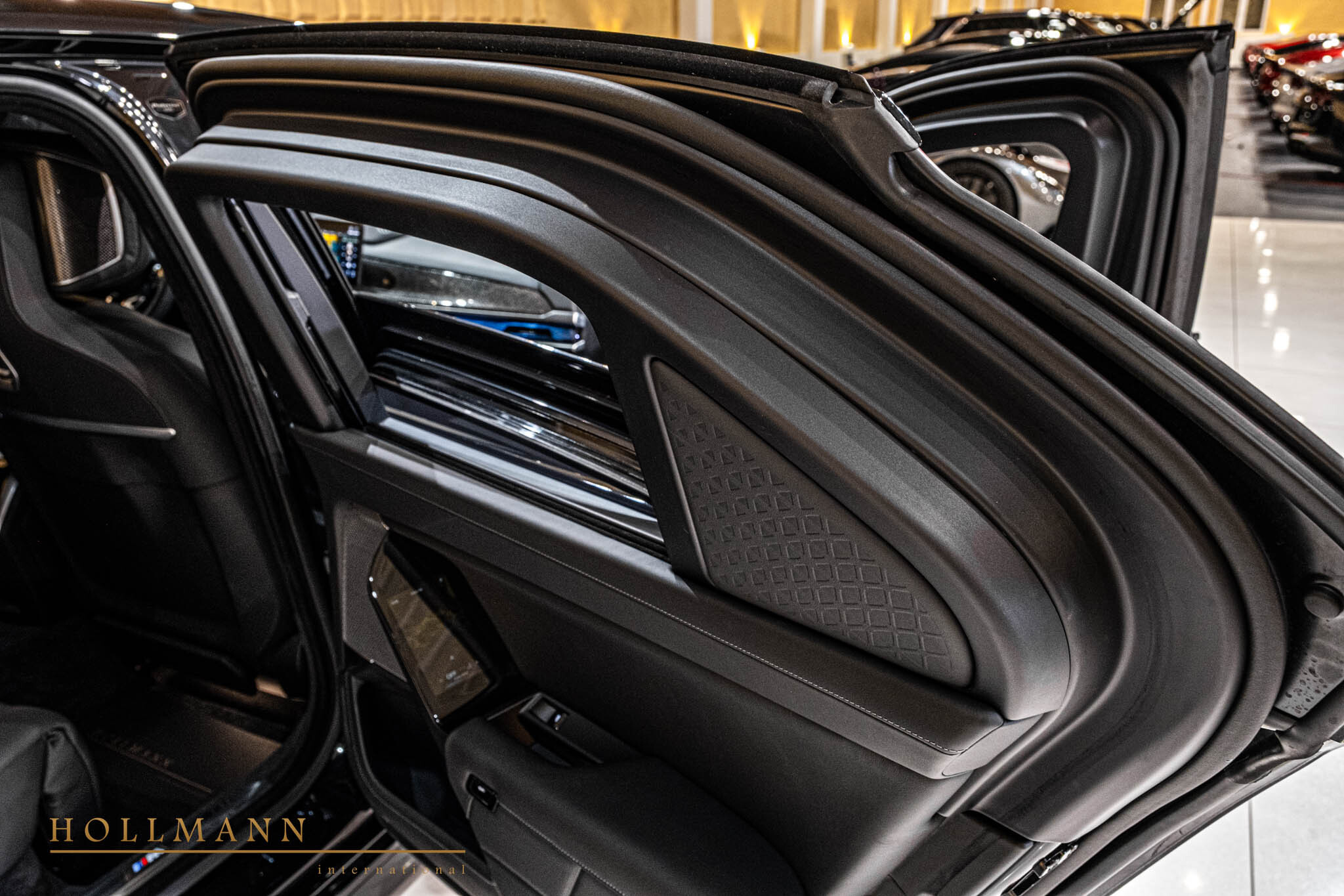 2025 Armored BMW 760i, 12/20
