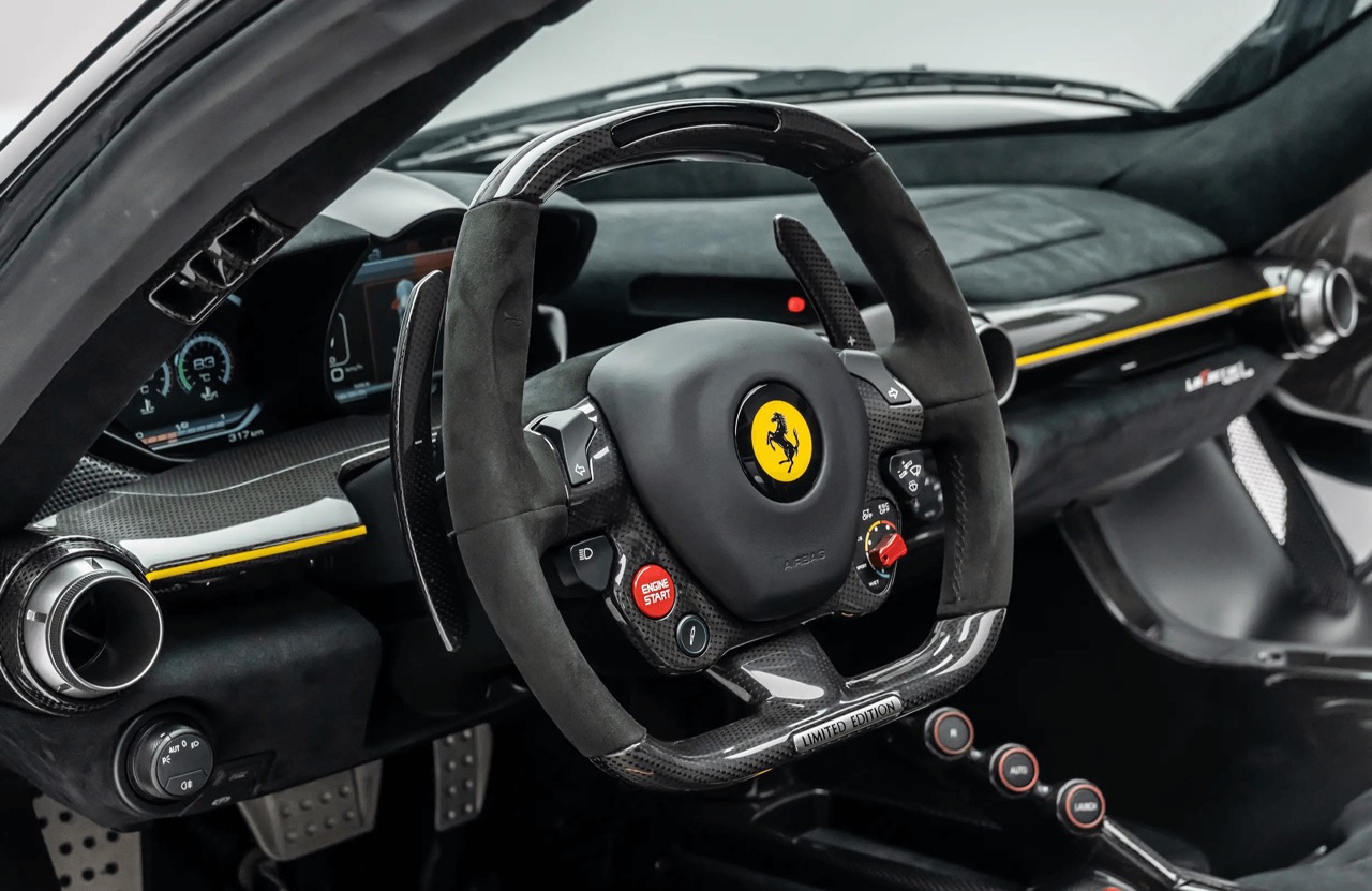 2017 Ferrari Laferrari Aperta, 22/27