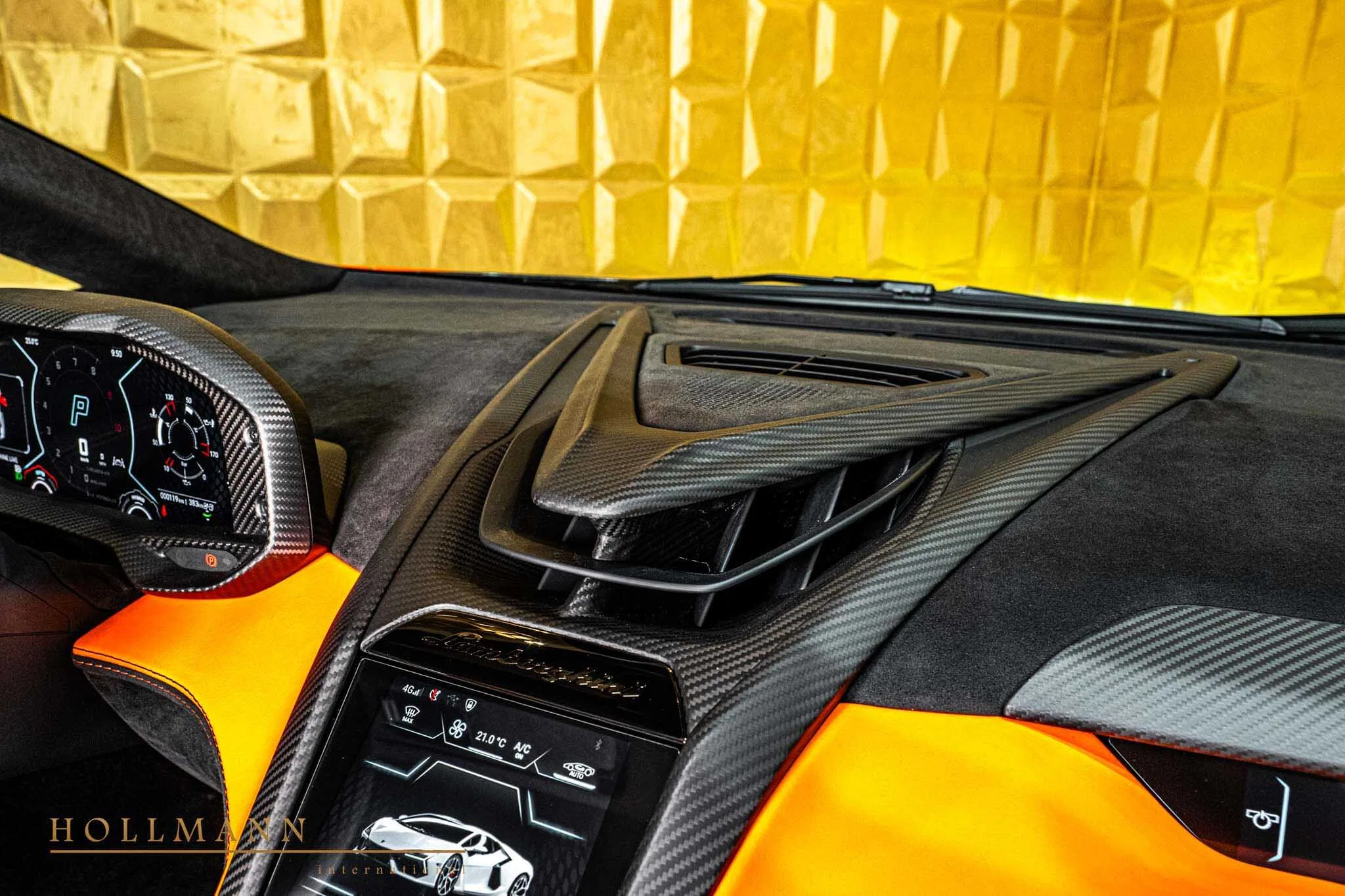 2025 Lamborghini Revuelto interior