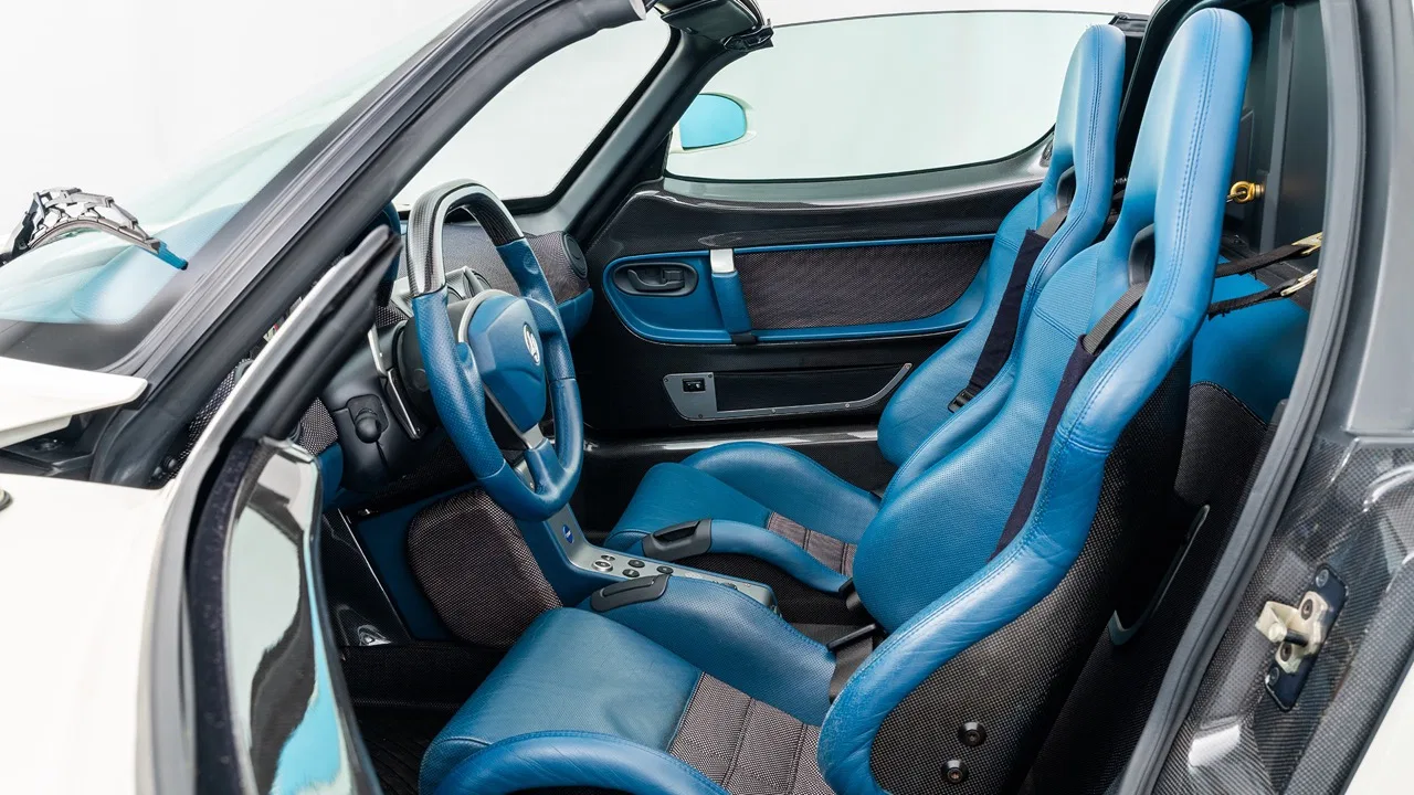 2005 Maserati MC12 interior, seats, Blue Leather