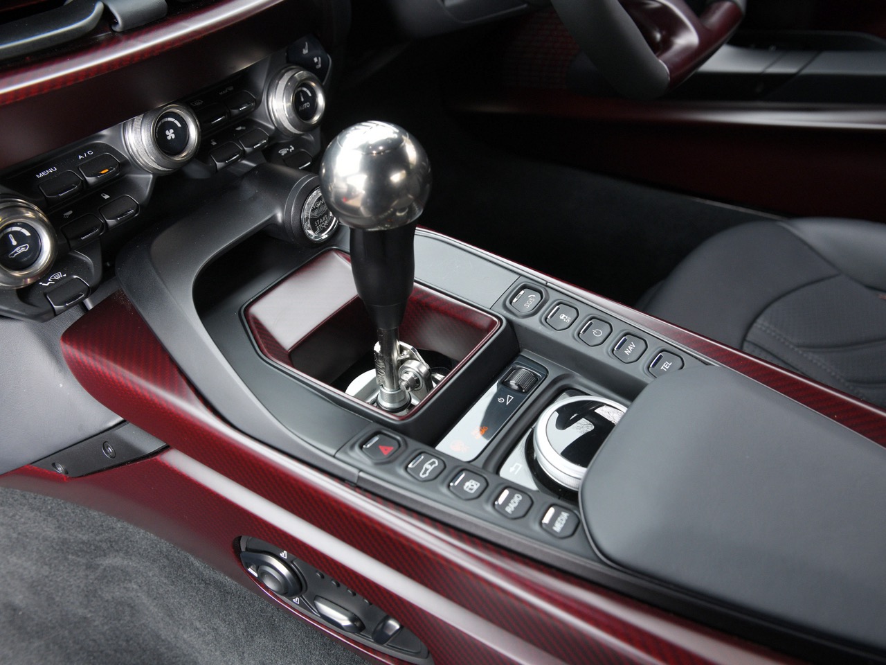 2025 Aston Martin Valour, 8/20