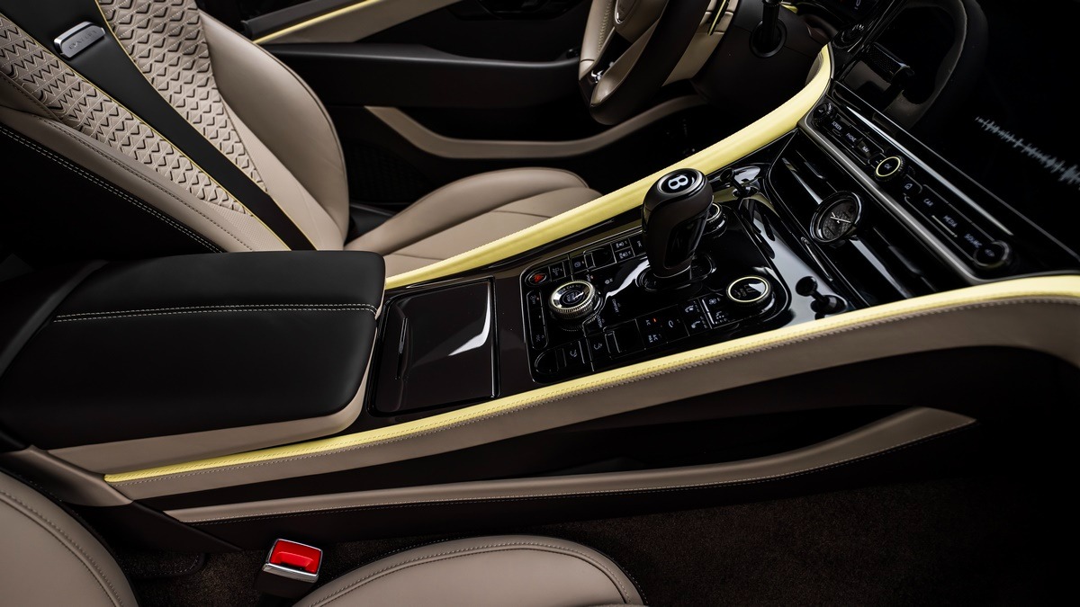 2023 Bentley Batur, 17/19