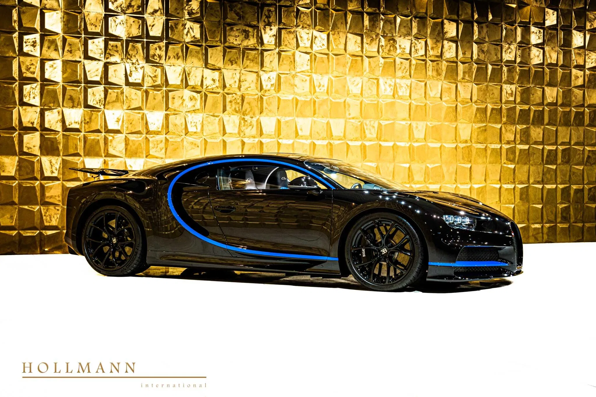 2018 Bugatti Chiron for sale, exterior, Black Carbon