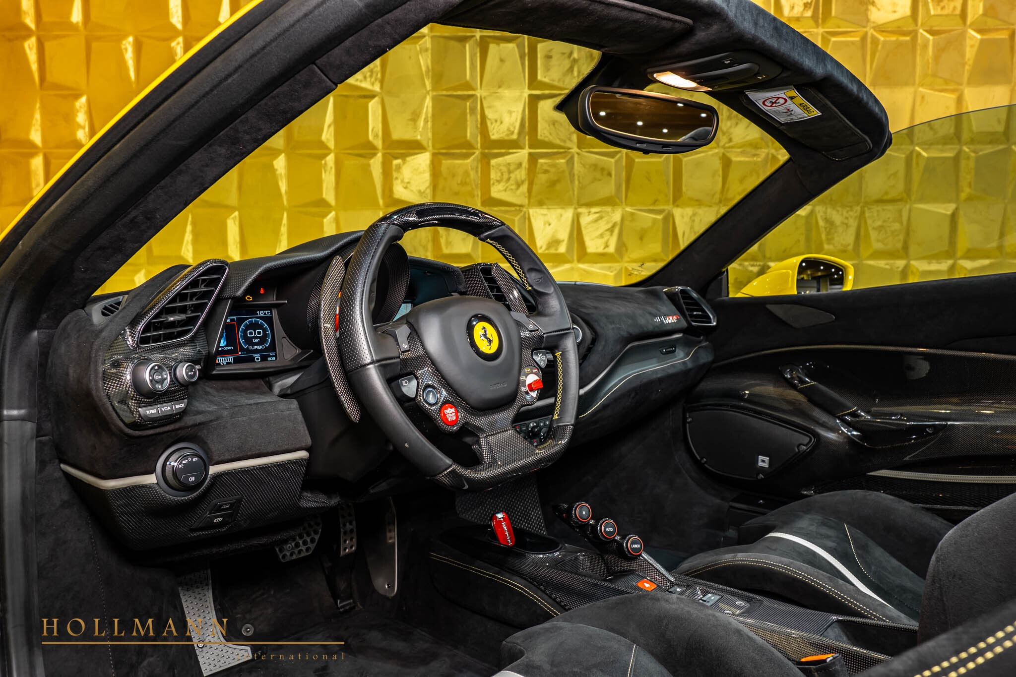 2020 Ferrari 488 Pista Spider, 2/14