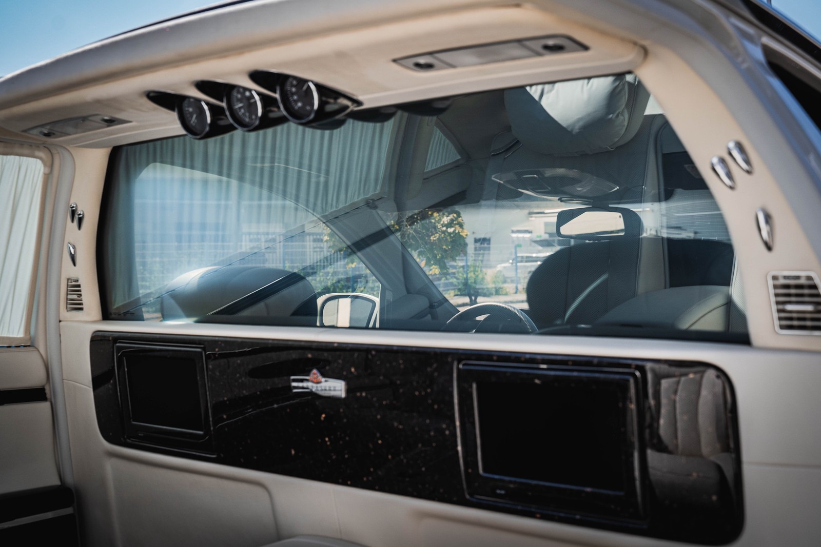 2012 Maybach 62S Landaulet, 6/20