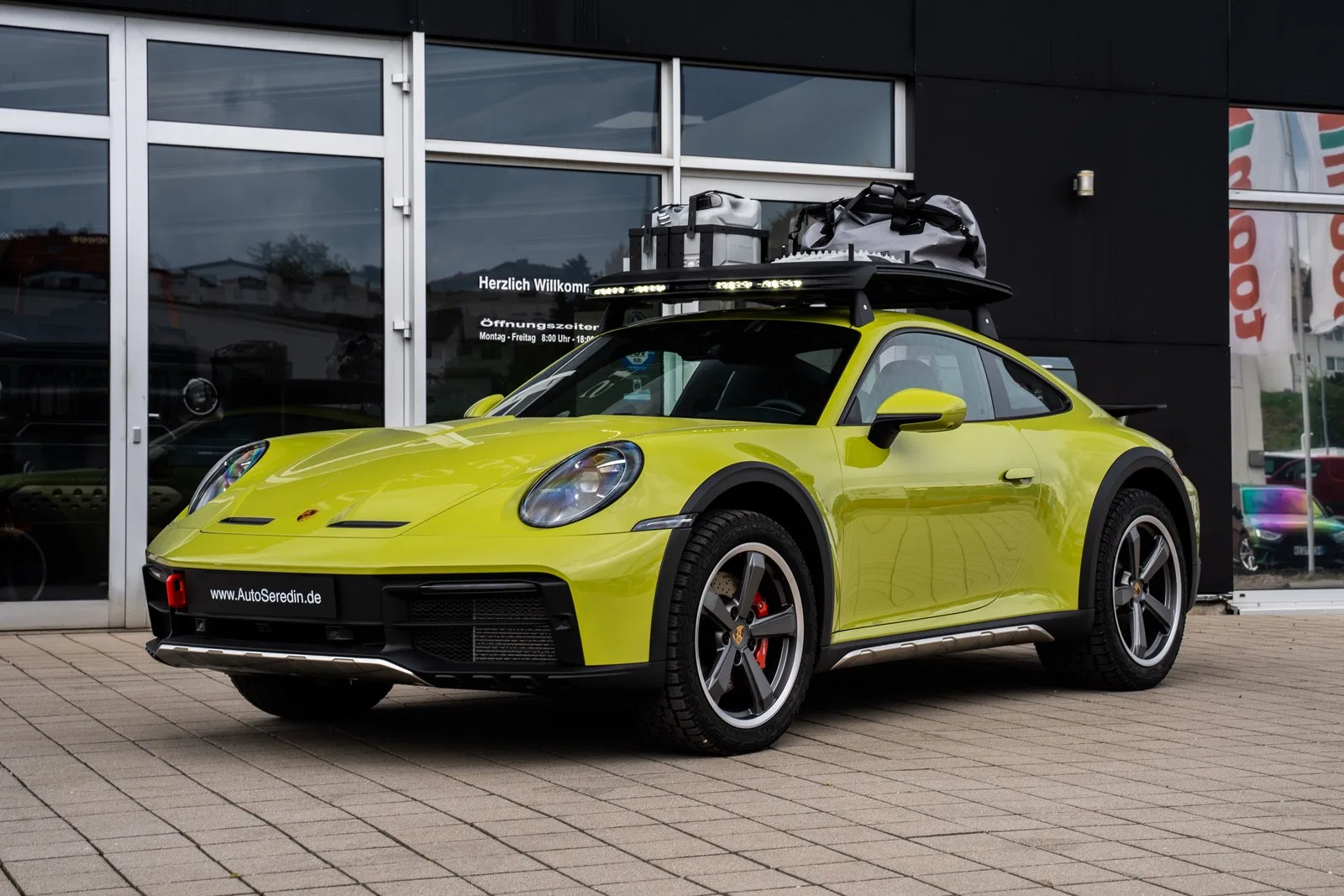 2025 Porsche 992 Dakar for sale, exterior, Lindgrün