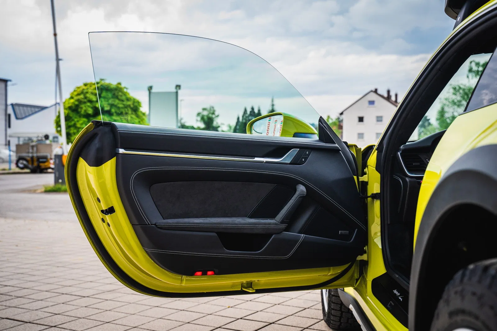 2025 Porsche 992 Dakar interior, door panel, Schwarz