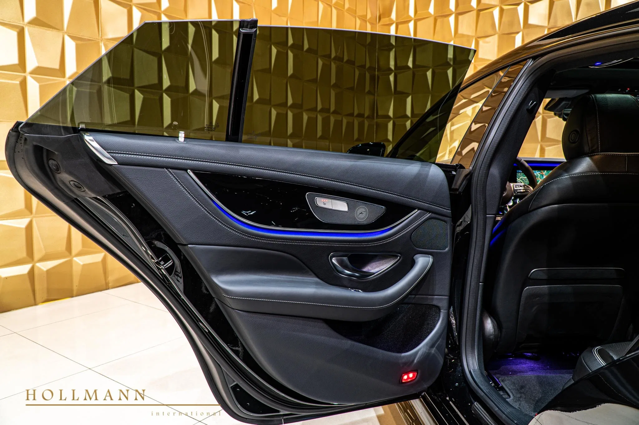 2019 BRABUS GT 800 interior, door panel, BRABUS Fine leather Black