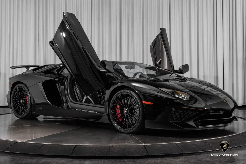 2017 Lamborghini Aventador SV