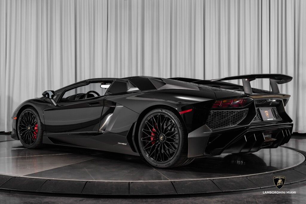 2017 Lamborghini Aventador SV, 2/15
