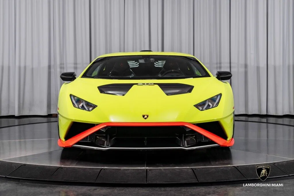 2023 Lamborghini Huracan STO