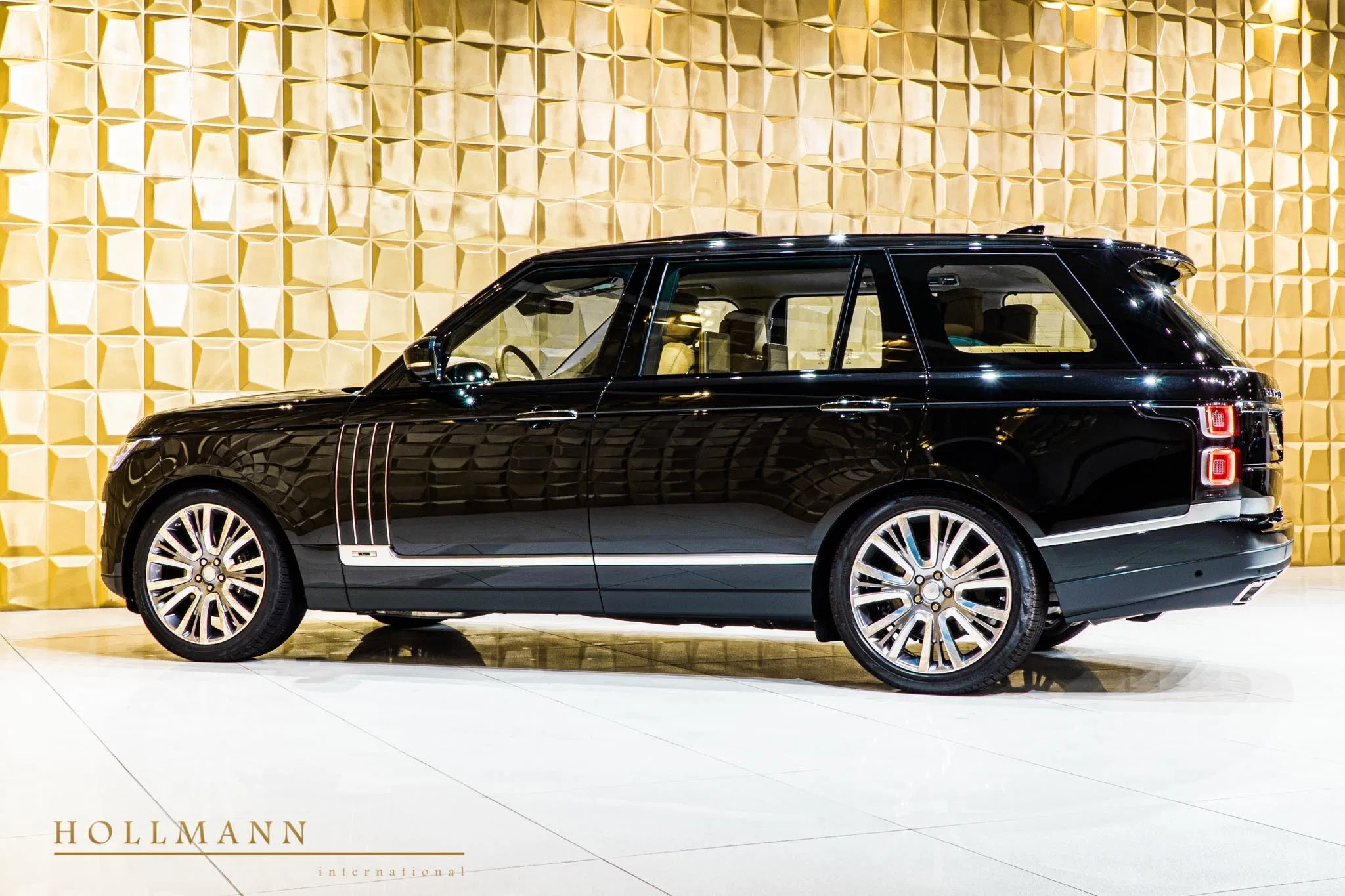 2020 Land Rover Range Rover 5.0 LWB SV-AUTOBIOGRAPHY for sale, exterior, Santorini Black