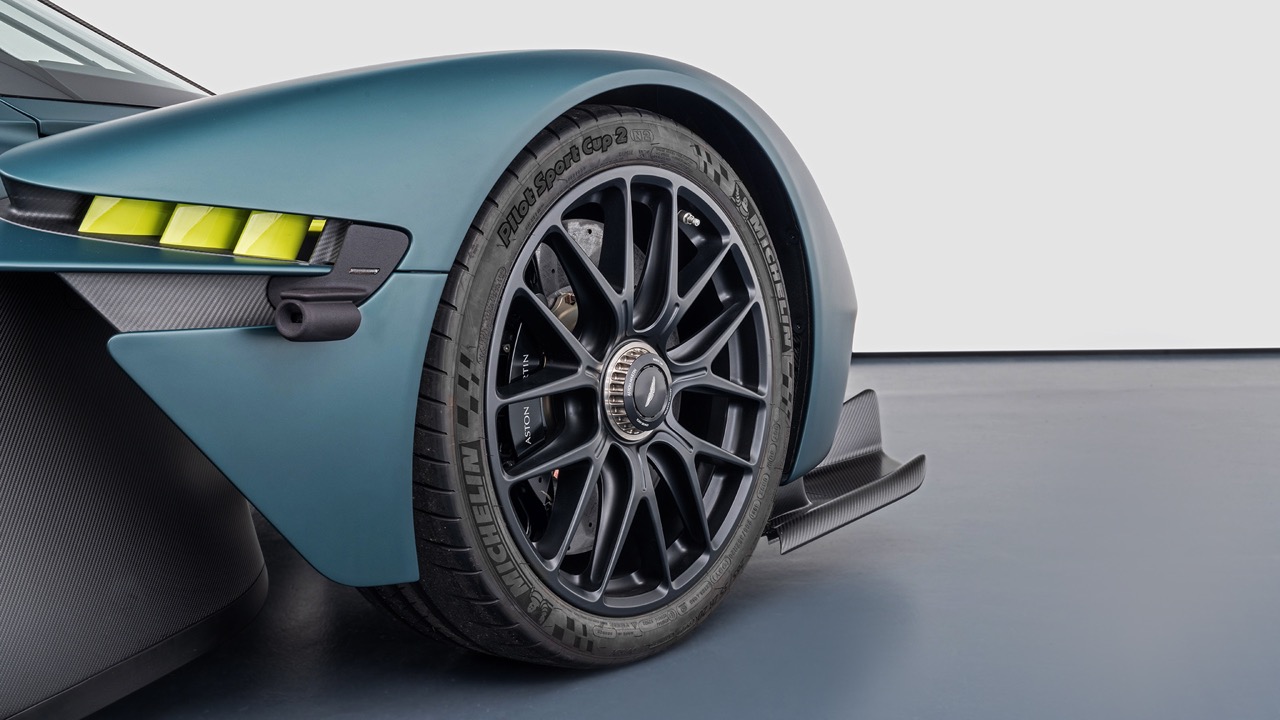 2023 Aston Martin Valkyrie, 4/12