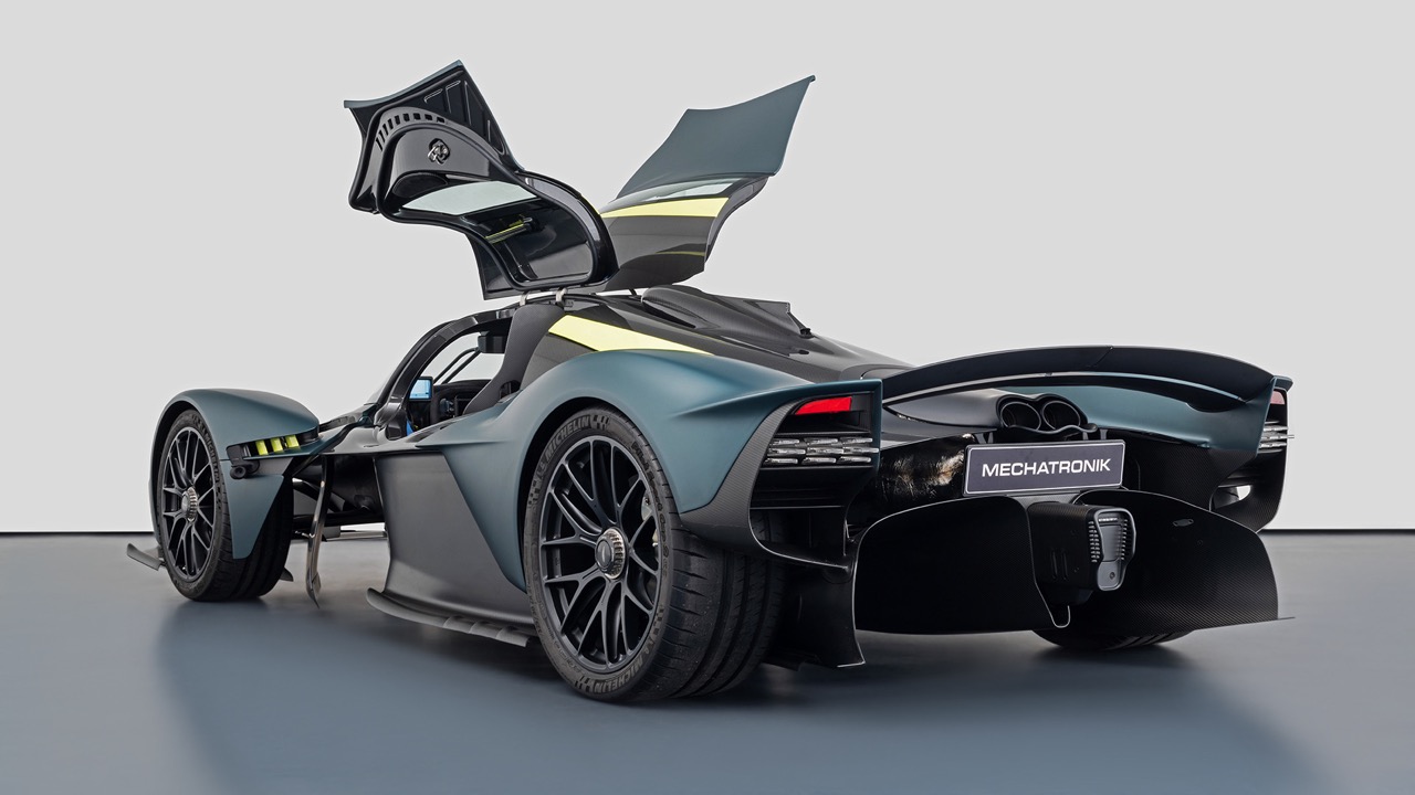 2023 Aston Martin Valkyrie, 6/12