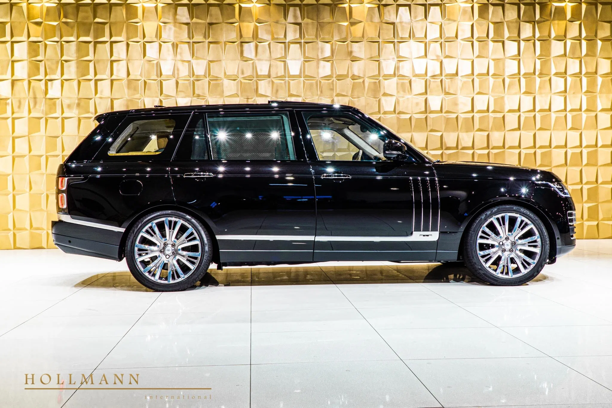 2020 Land Rover Range Rover 5.0 LWB SV-AUTOBIOGRAPHY for sale, exterior, Santorini Black