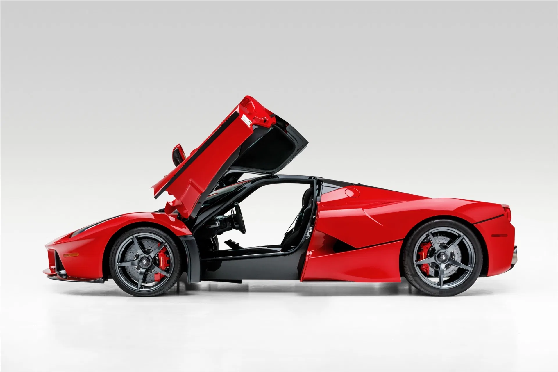 2015 Ferrari LaFerrari for sale, exterior, Rosso Corsa