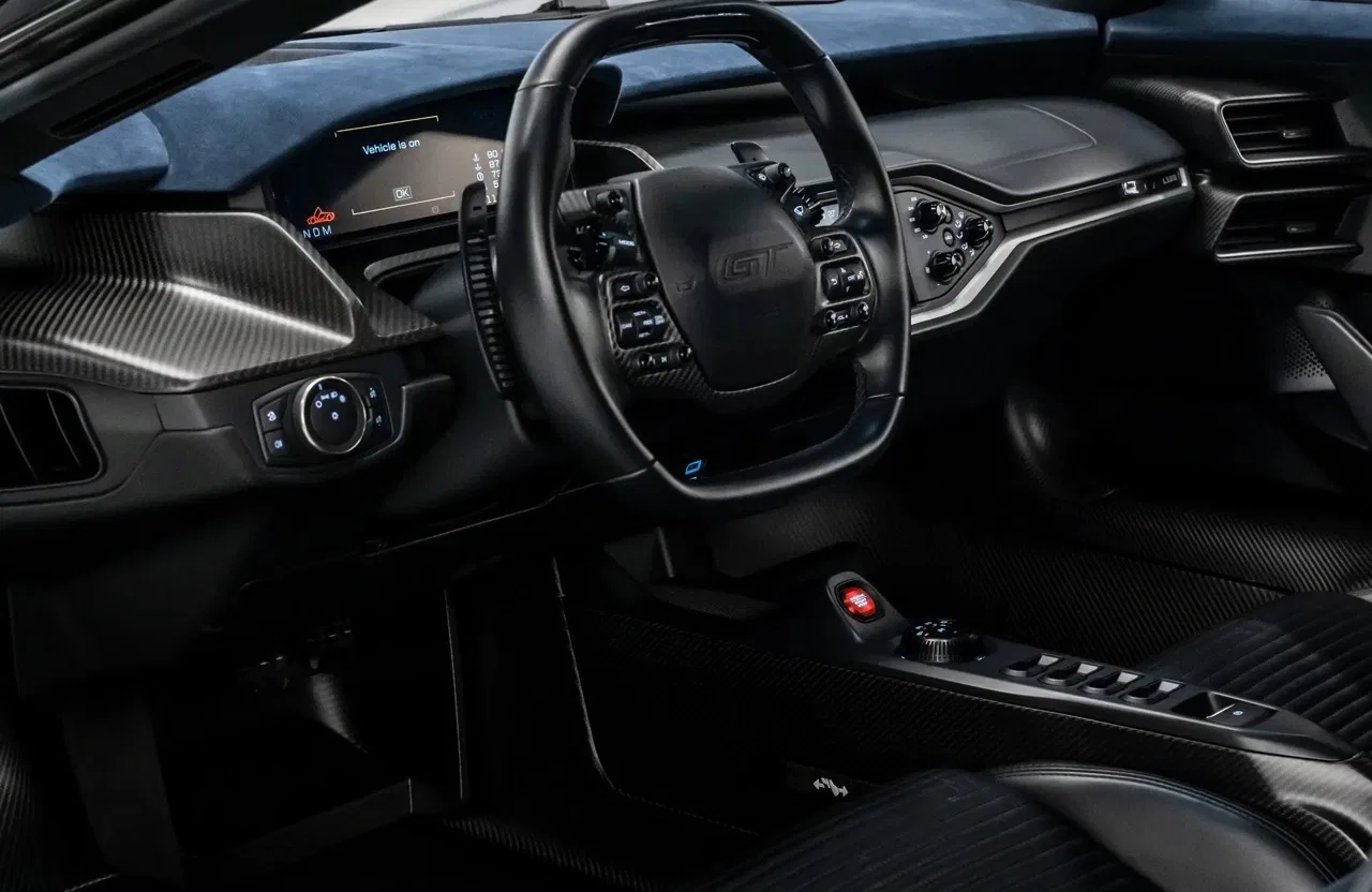 2020 Ford GT interior, dashboard, Black & Blue Alcantara