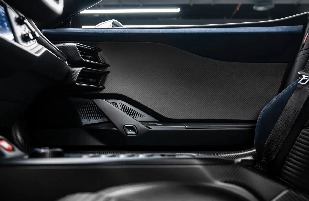 2020 Ford GT interior, door panel, Black & Blue Alcantara