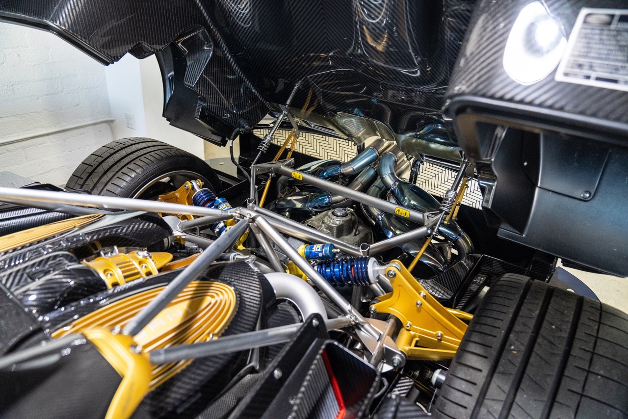 2017 Pagani Huayra Roadster, 31/35