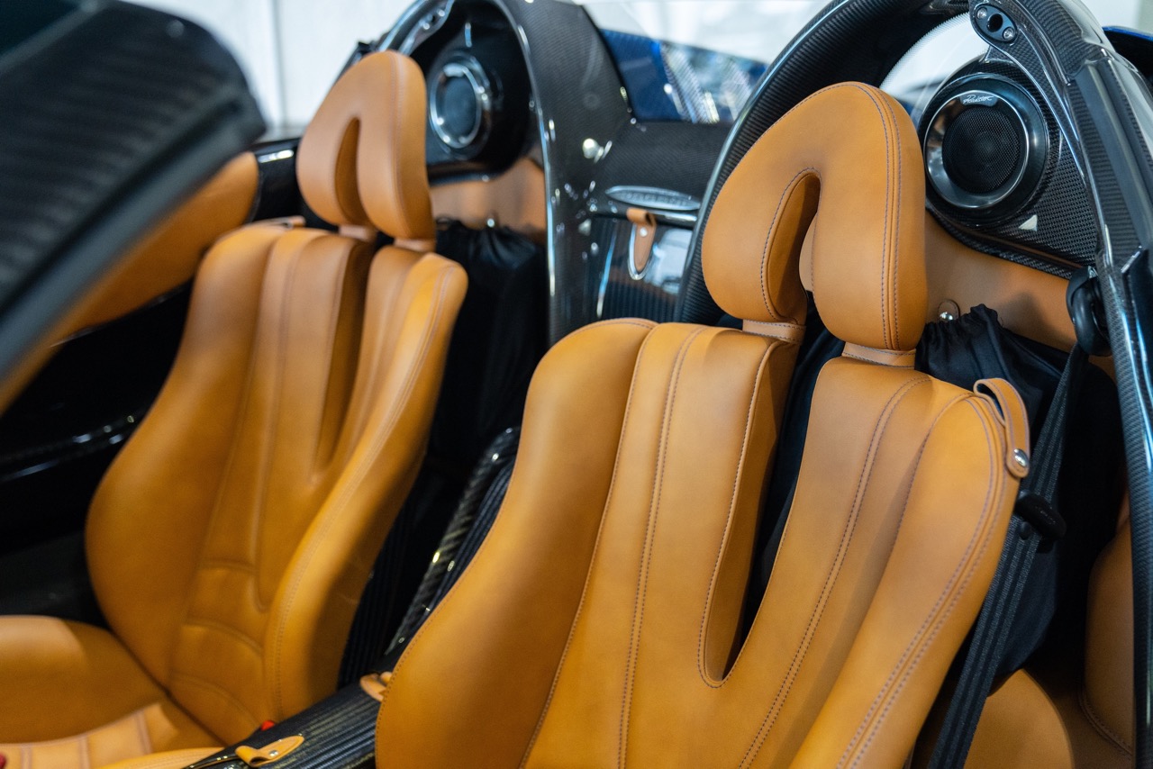 2017 Pagani Huayra Roadster, 33/35