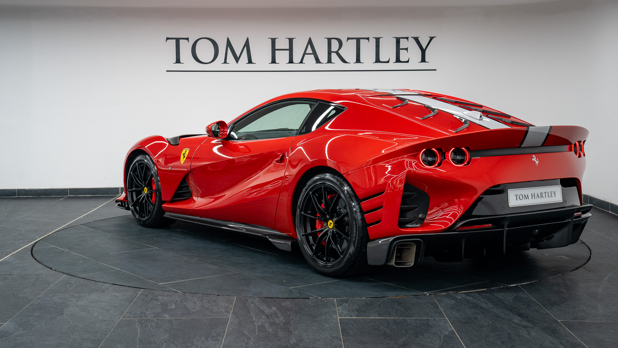 2022 Ferrari 812 Competizione, 2/13