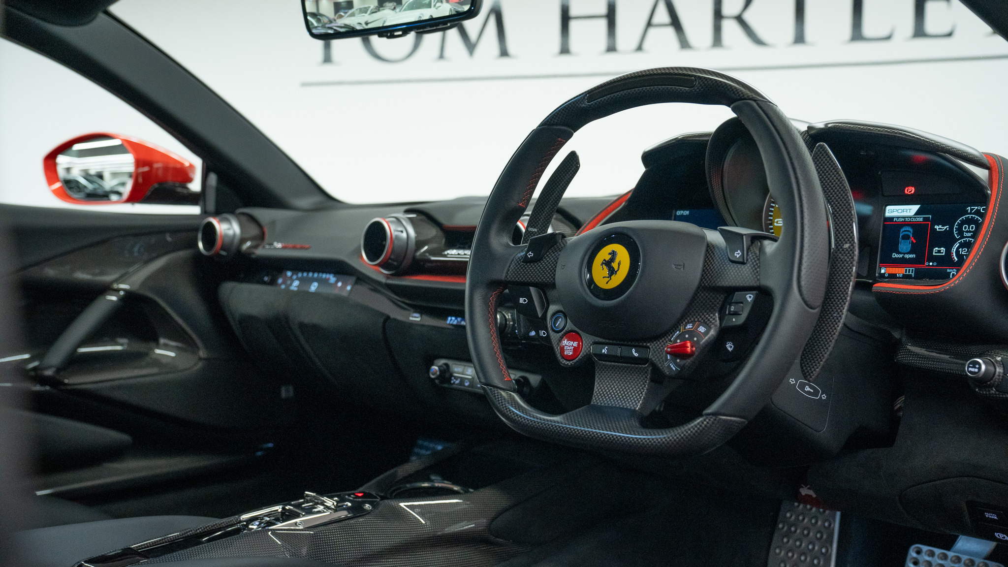 2022 Ferrari 812 Competizione, 3/13