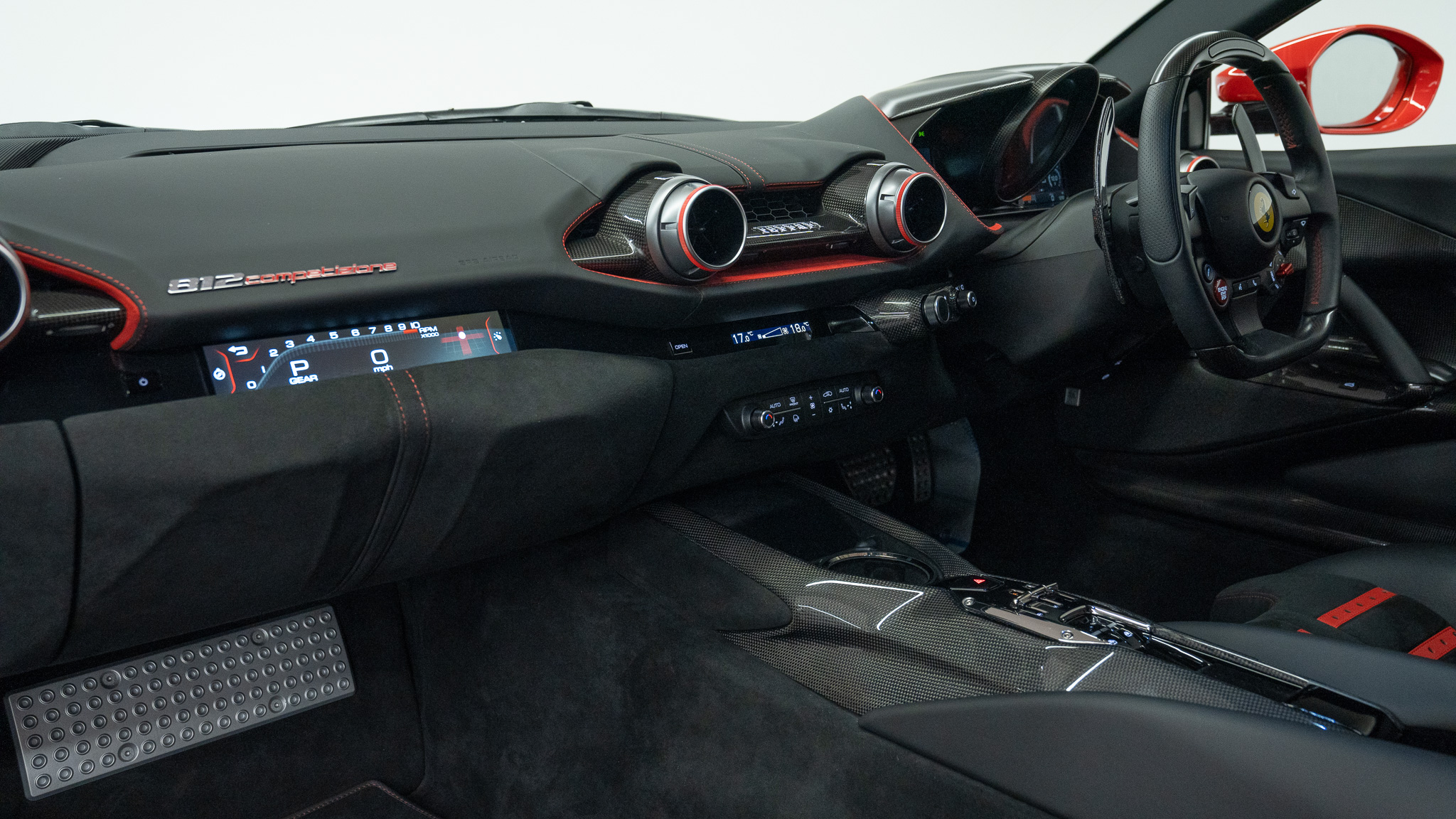 2022 Ferrari 812 Competizione, 4/13