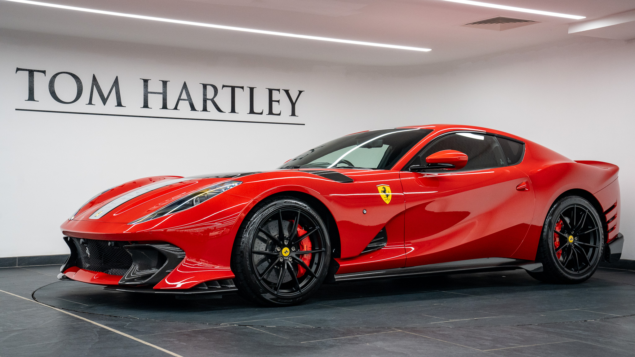 2022 Ferrari 812 Competizione, 8/13