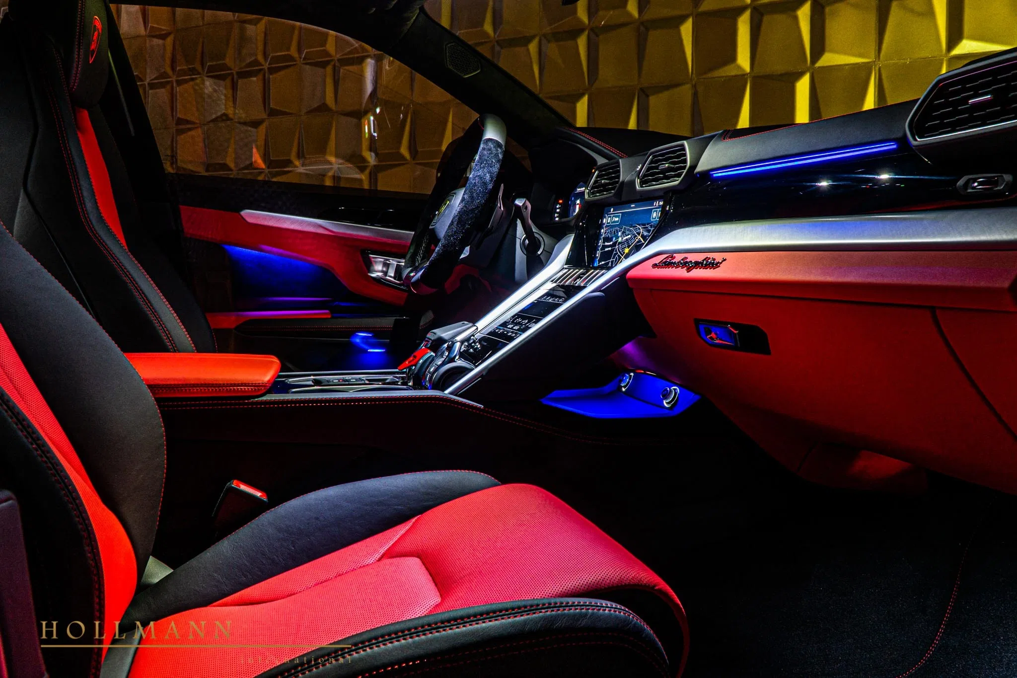 2020 Mansory Urus Venatus interior, seats, Nero Ade / Rosso Alala