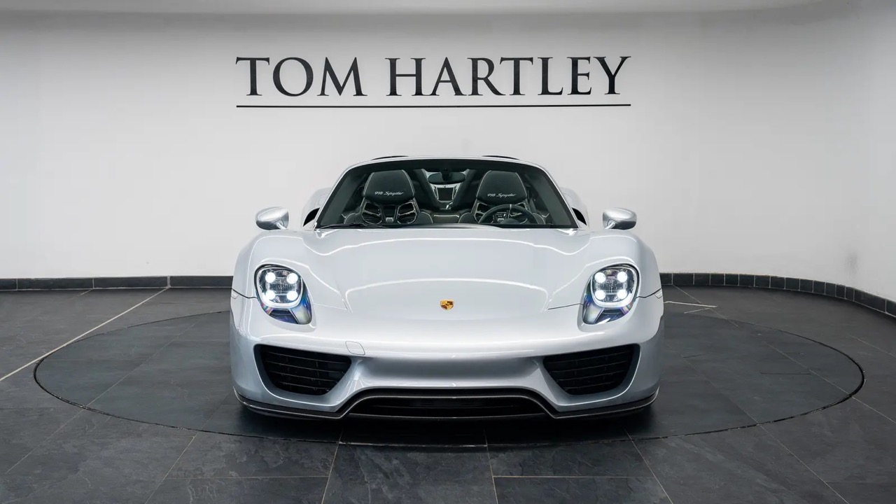 2015 Porsche 918 Spyder, 9/17