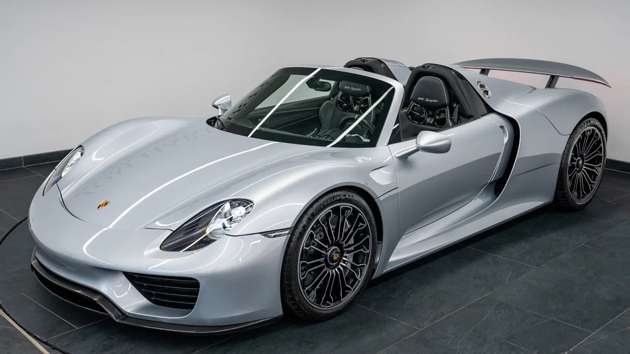 2015 Porsche 918 Spyder, 10/17