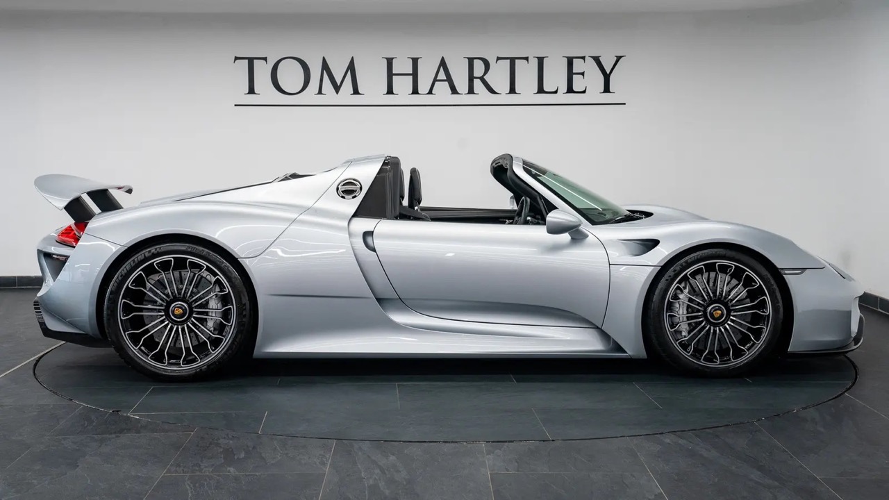 2015 Porsche 918 Spyder, 15/17