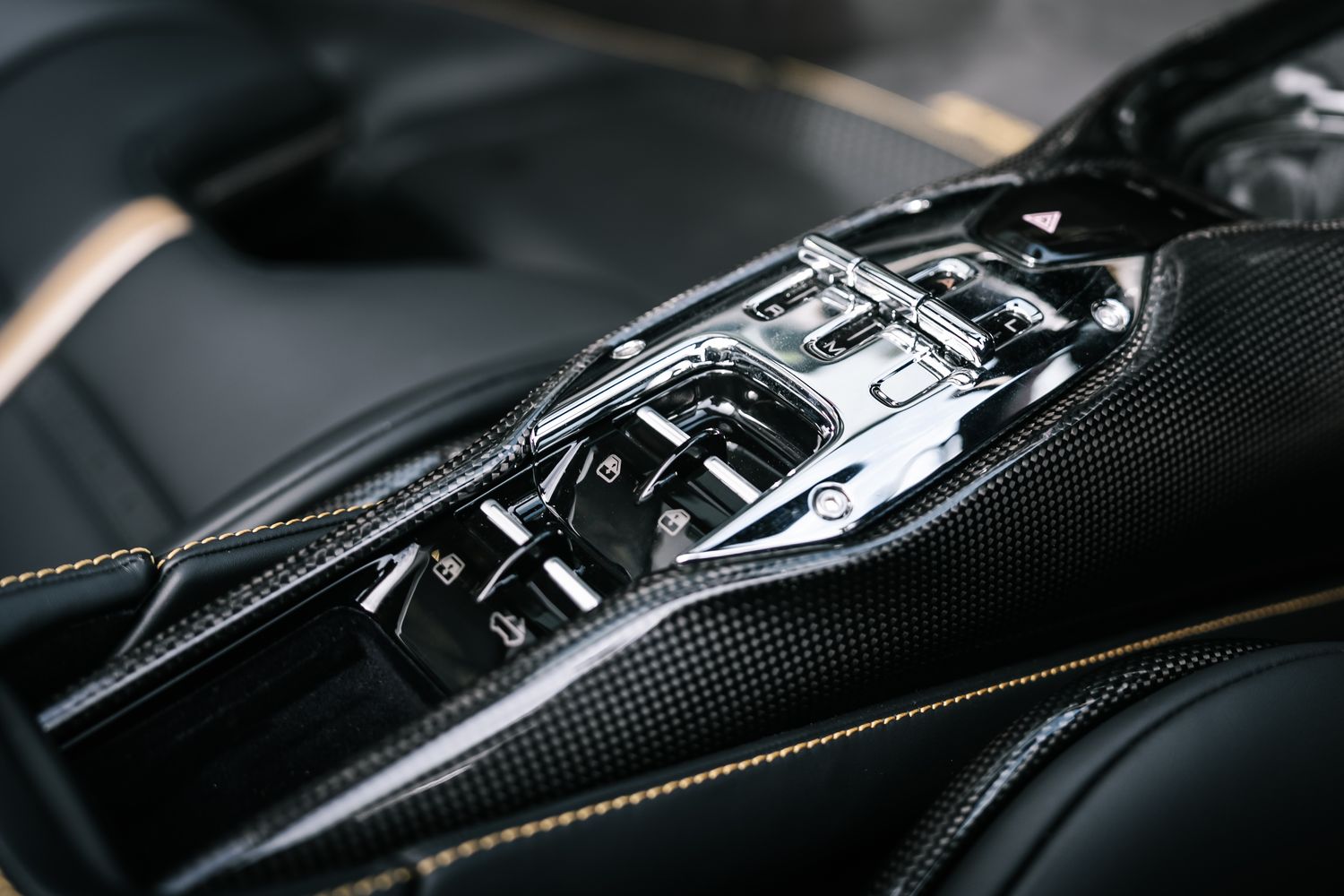 2025 Ferrari SF90 Spider, 3/16