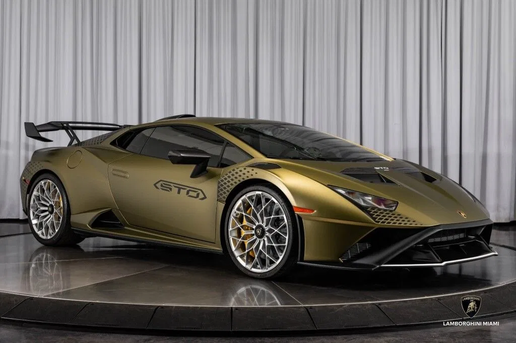 2023 Lamborghini Huracán STO