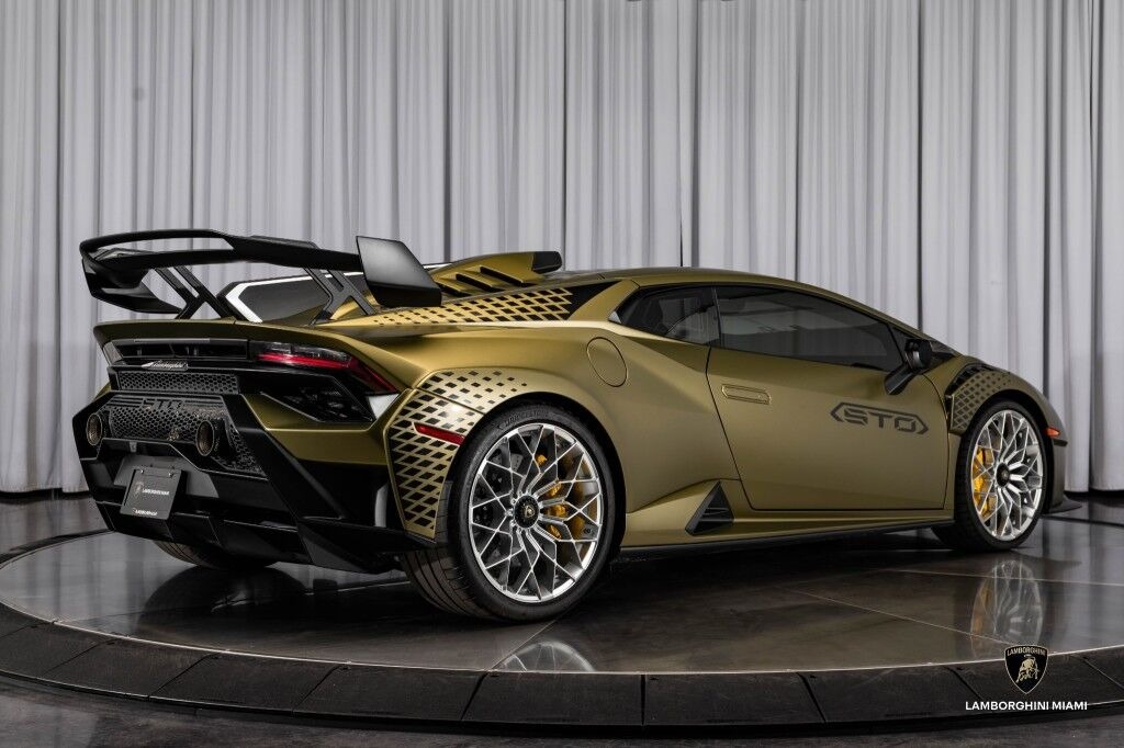 2023 Lamborghini Huracán STO, 2/13