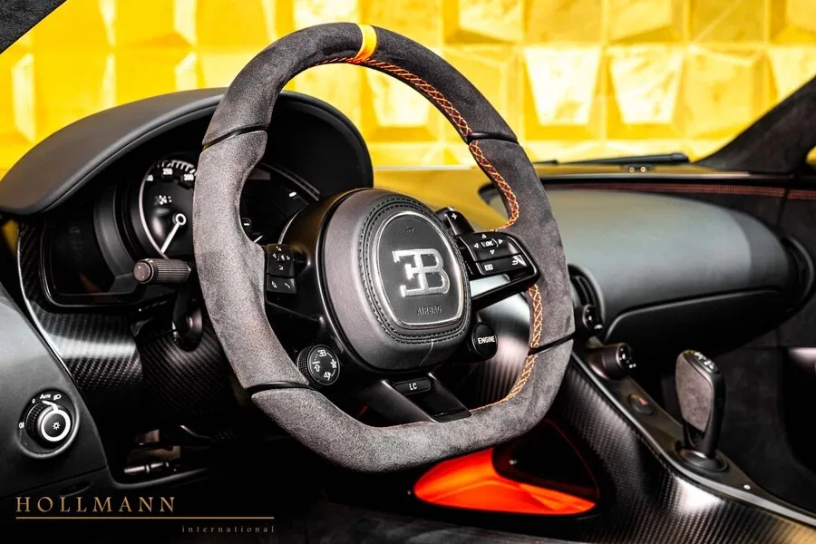 2021 Bugatti Chiron Super Sport 300+ interior, steering wheel