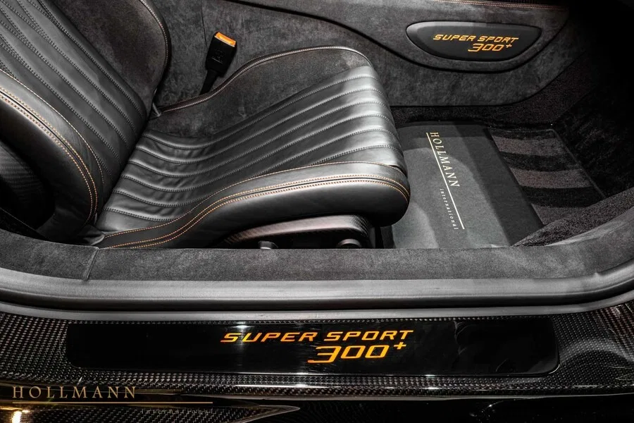 2021 Bugatti Chiron Super Sport 300+ interior