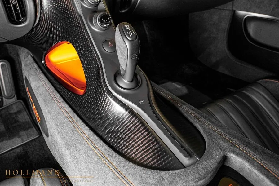 2021 Bugatti Chiron Super Sport 300+ interior