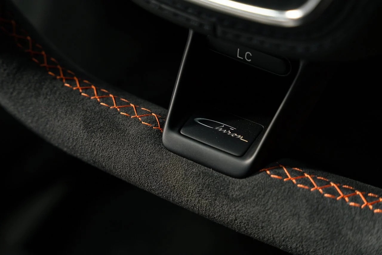 2022 Bugatti Chiron Super Sport 300+, 2/12