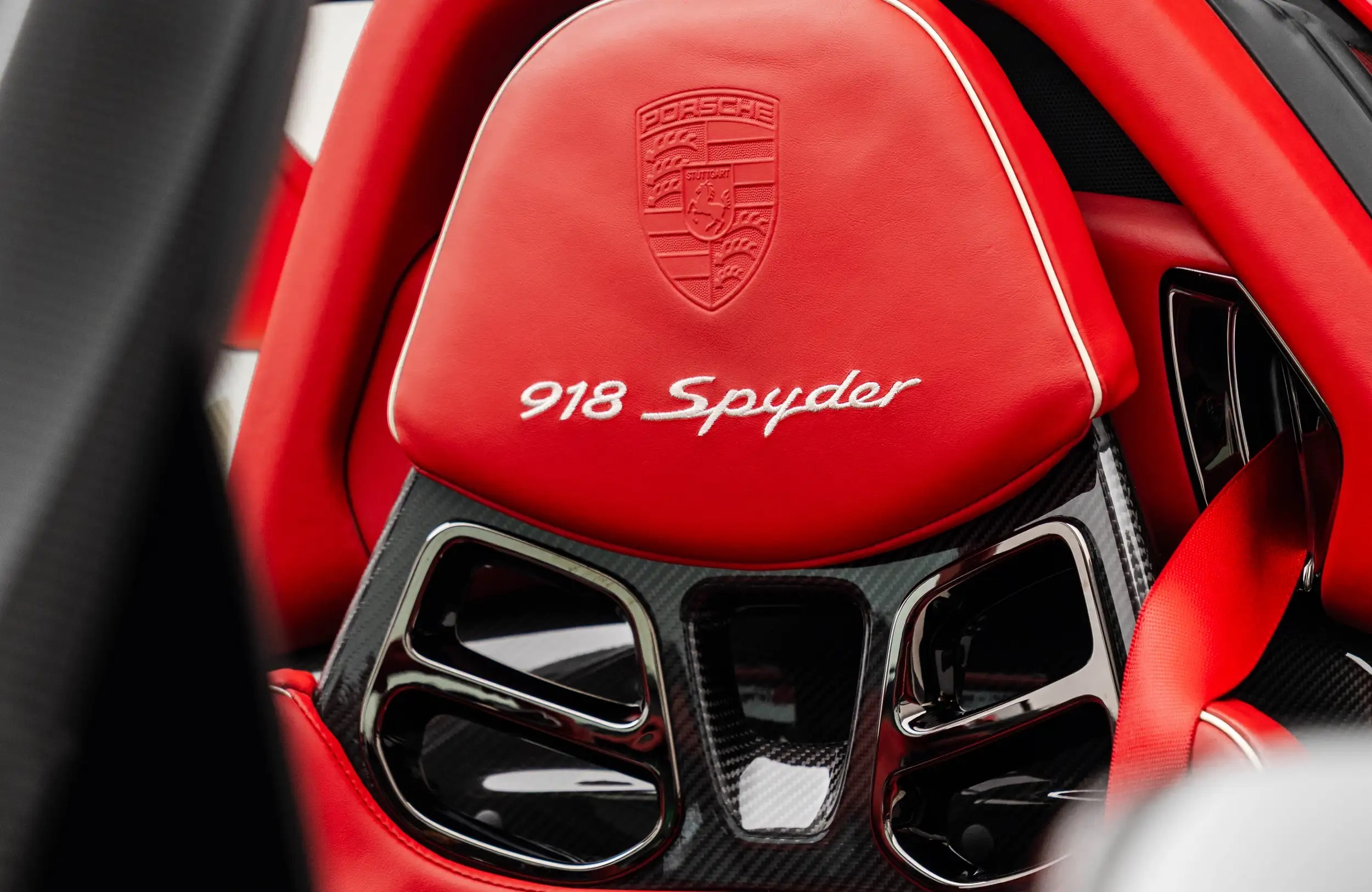 2015 Porsche 918 Spyder Weissach, 8/15
