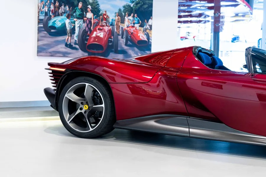 2023 Ferrari Daytona SP3, 6/18