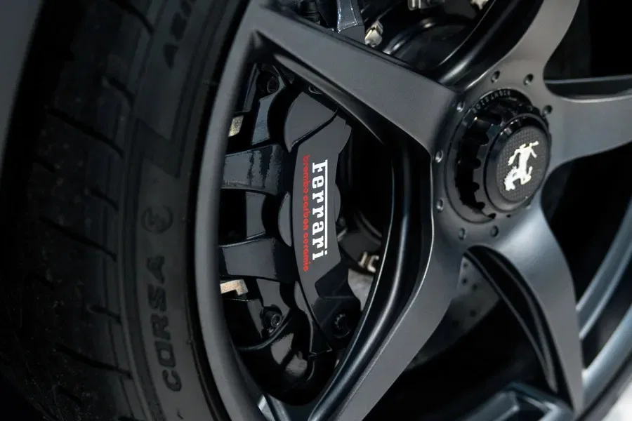 2014 Ferrari LaFerrari wheel