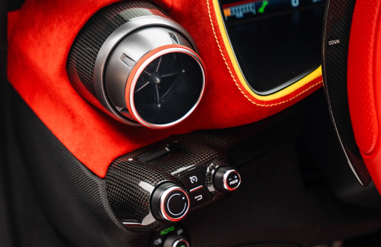 2023 Ferrari 812 Competizione Aperta, 11/17