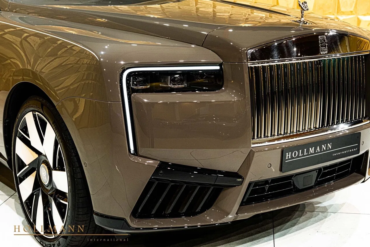 2026 Rolls-Royce Cullinan Series II for sale, exterior, Emperador Truffle