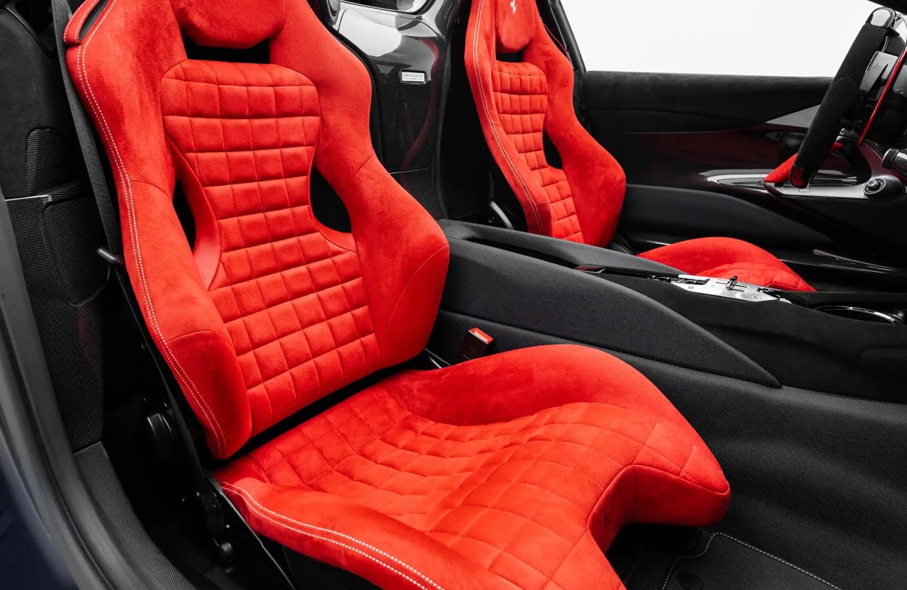 2023 Ferrari 812 Competizione A, 7/14