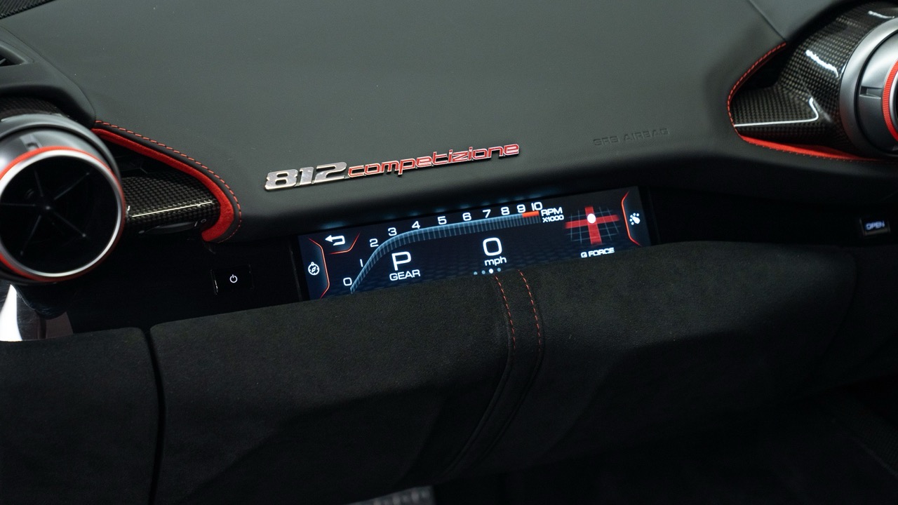 2022 Ferrari 812 Competizione, 11/13